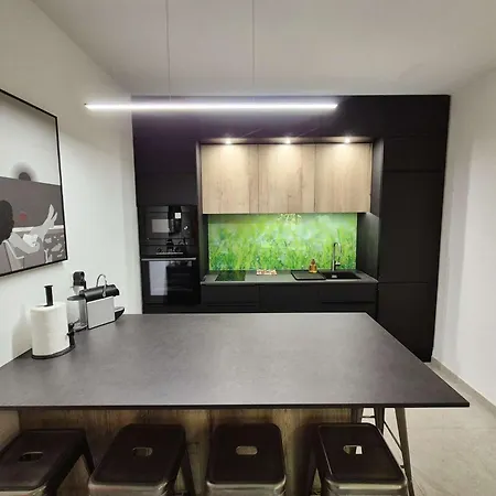 Moderne, Proche Plage, Jardin, Wifi, 5 Couchages Lejlighed